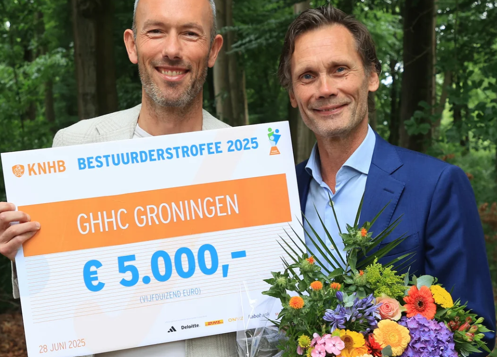 Doe mee aan de KNHB Bestuurderstrofee 2026!