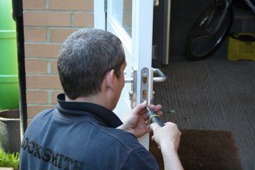 Lock fitting - Torquay - JNJ Locksmith - Lock fitting service