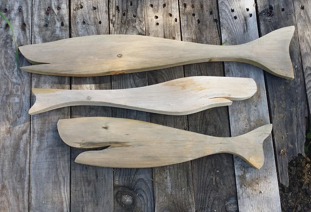 Folksy wood fish.