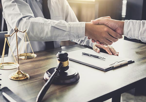 Lawyer and Client Handshake | Memphis, TN | Law Office of Alicia A. Howard Lawyer and Client Handshake | Memphis, TN | Law Office of Alicia A. Howard