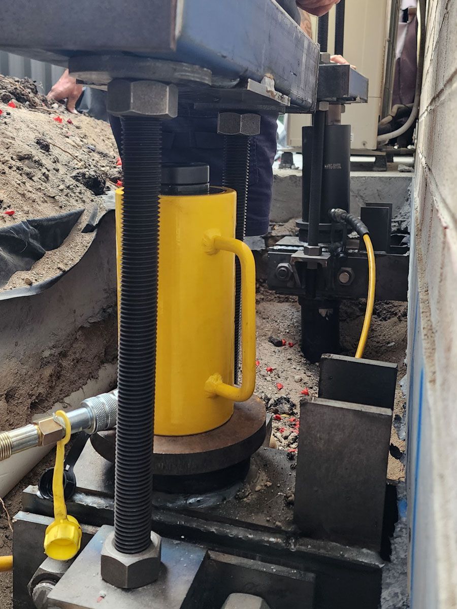 Underpinning brackets