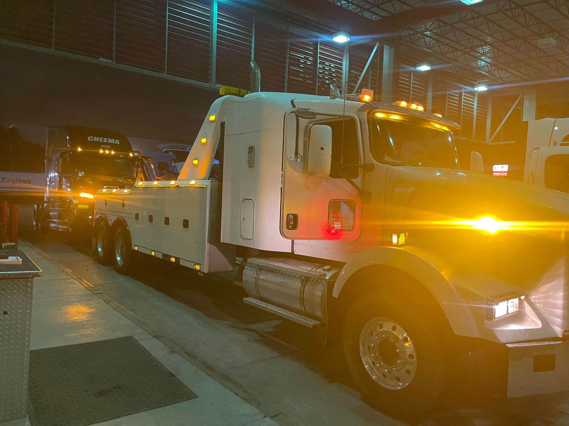 24 Hour Semi Towing