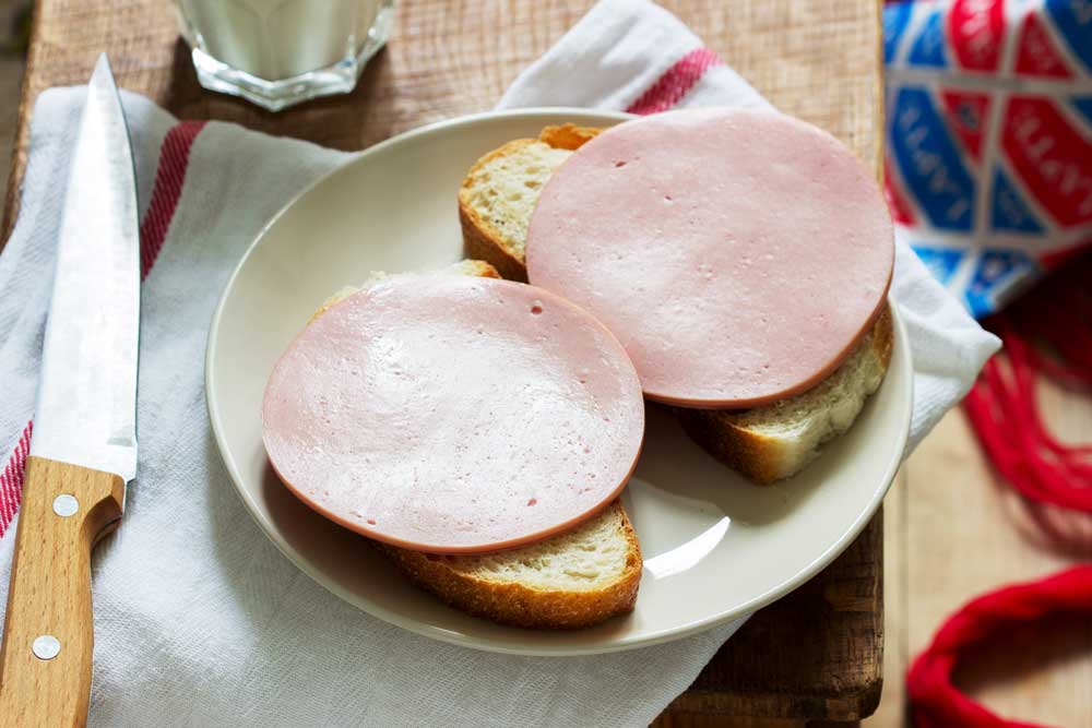 Sandwiches-made-of-bread-and-bologna