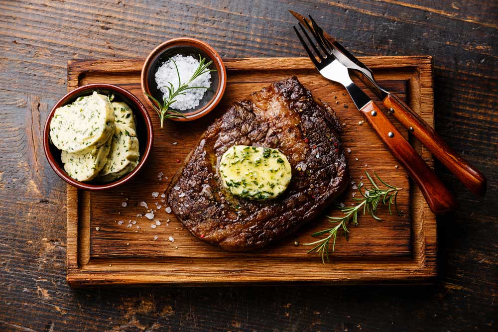 Sliced-grilled-steak-Ribeye-with-herb-butter