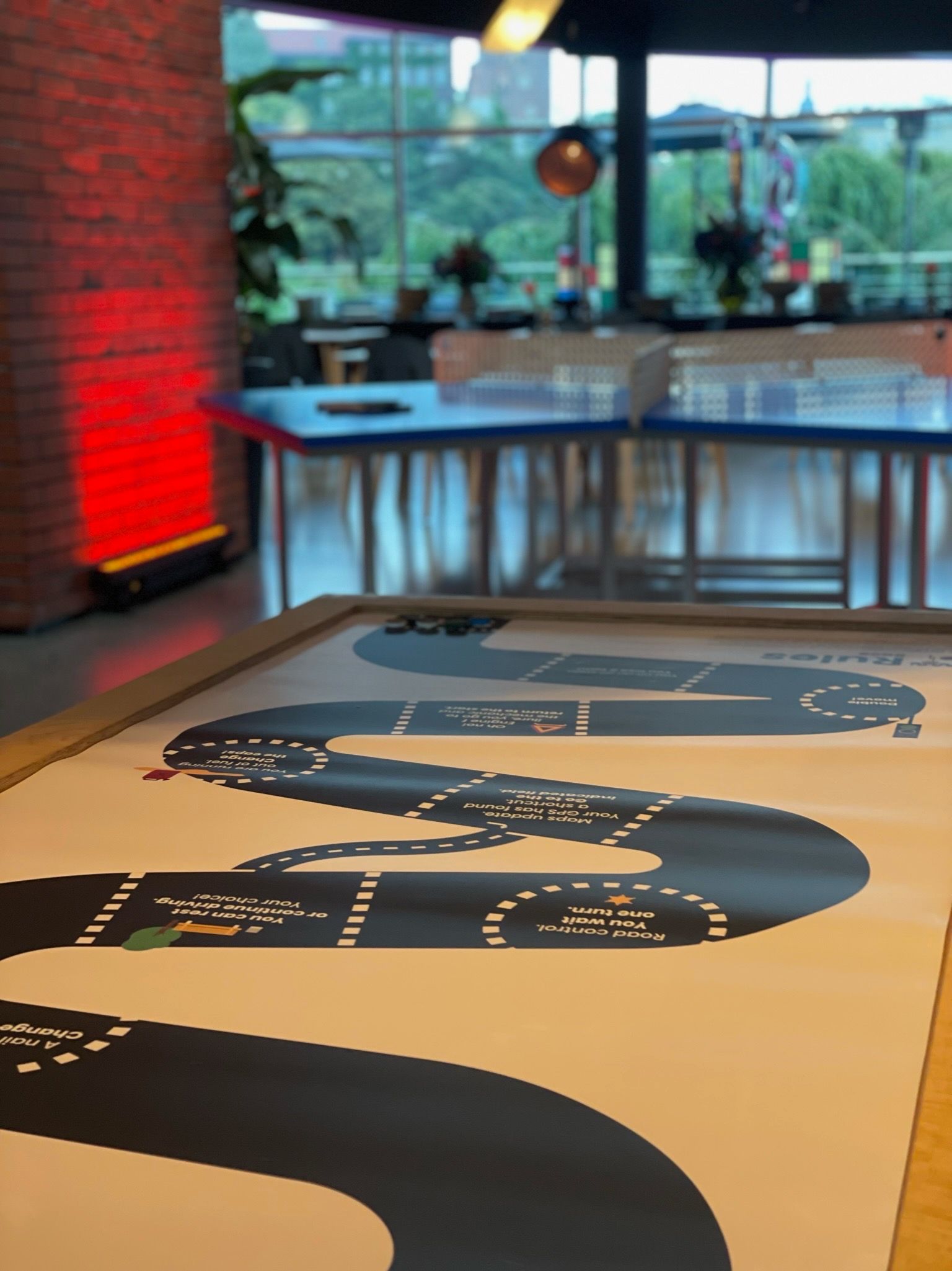 stół do gry w kapsle w grę wyścig