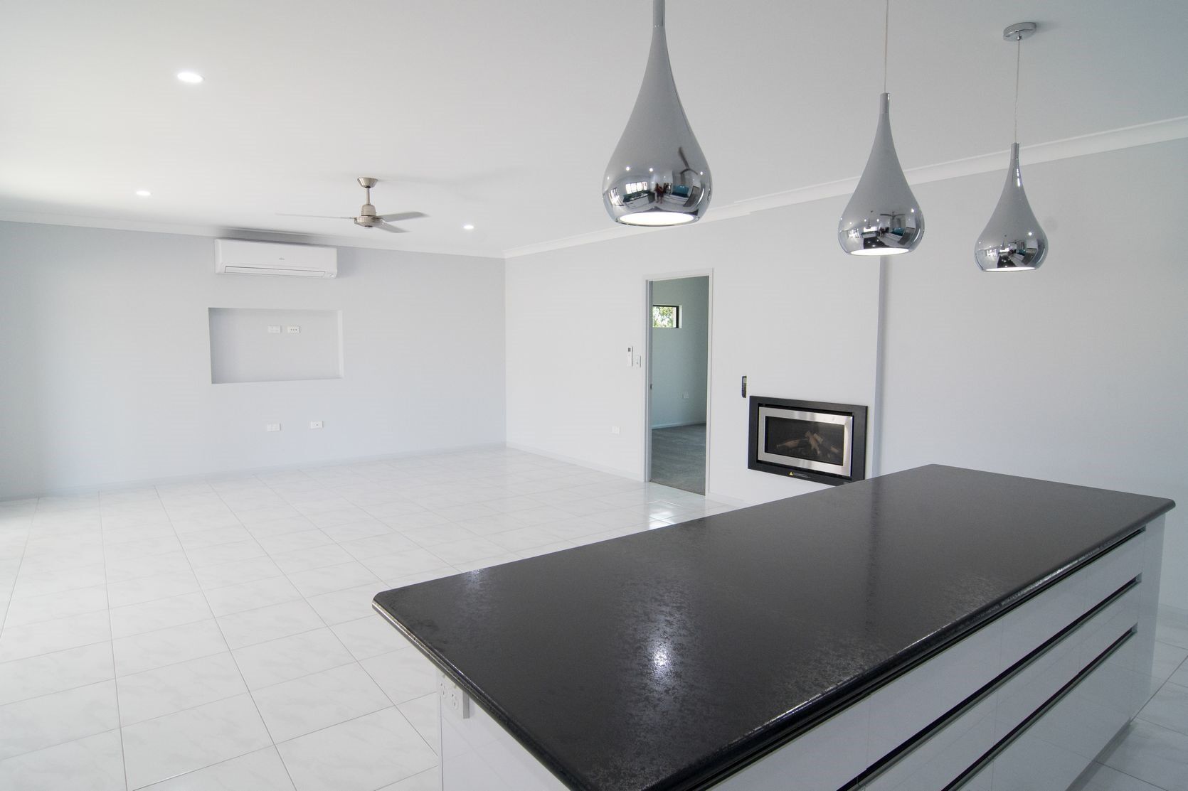 Black Benchtop — Cabinet-making in Mareeba, QLD