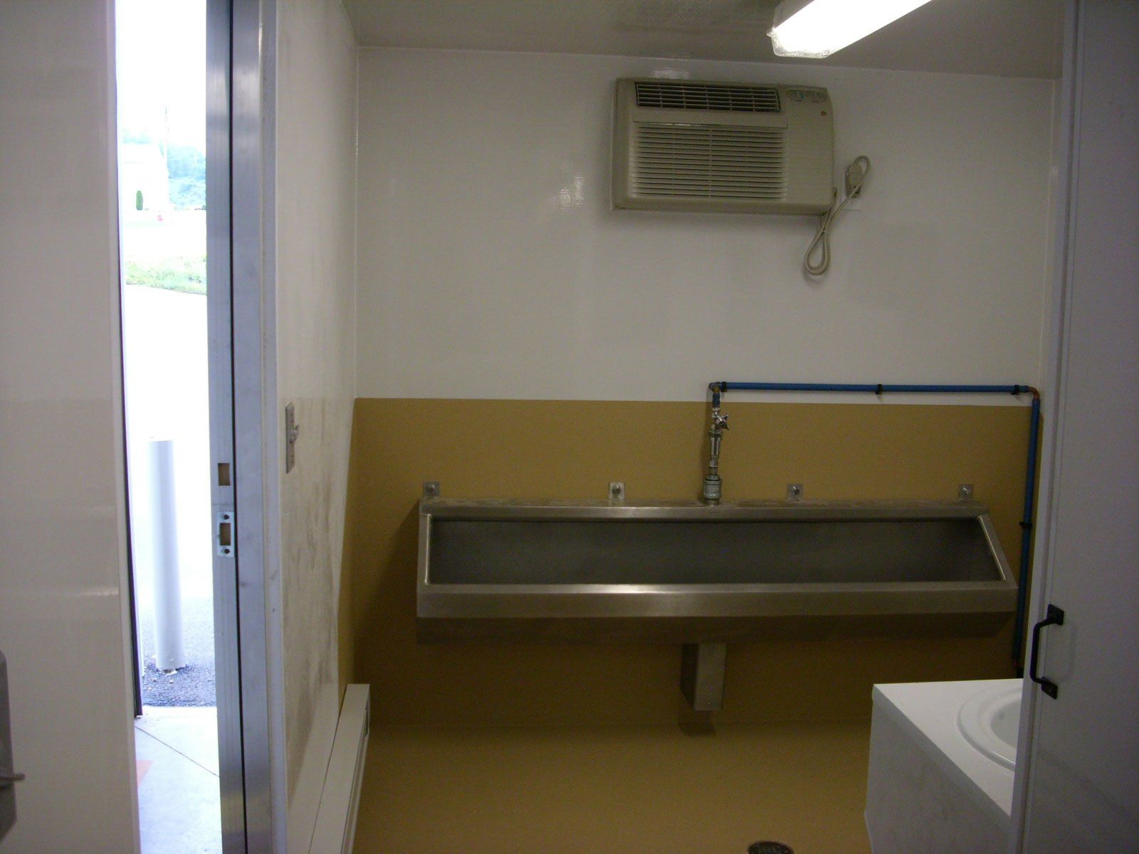 Toilet elite — Windber, PA — D. Edward Leasing