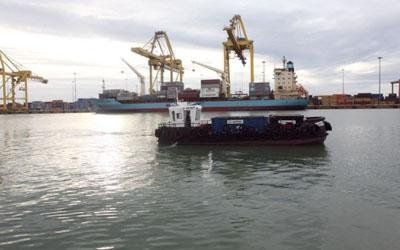 cargo handling on barges