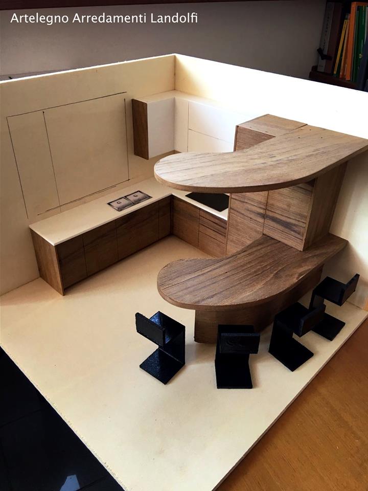 Cucina in legno con penisola personalizzata