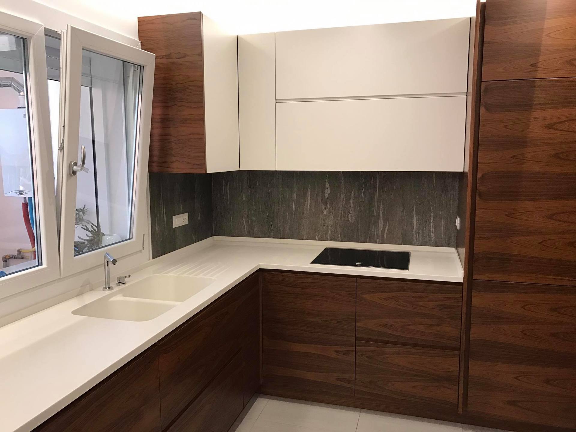 Cucina in legno su progetto