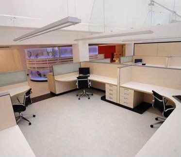 Scrivanie ufficio in legno chiaro