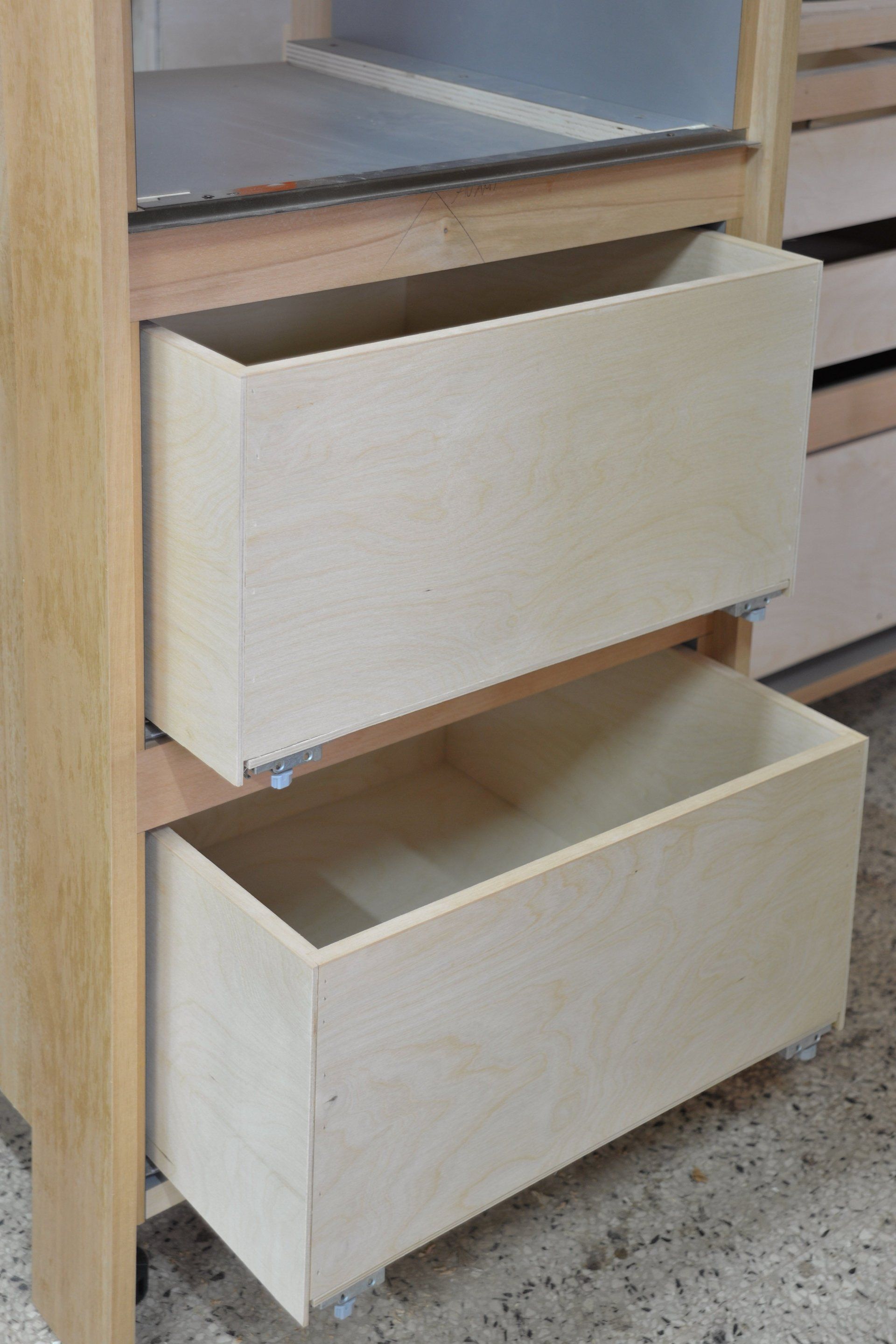 Cassettiera in legno