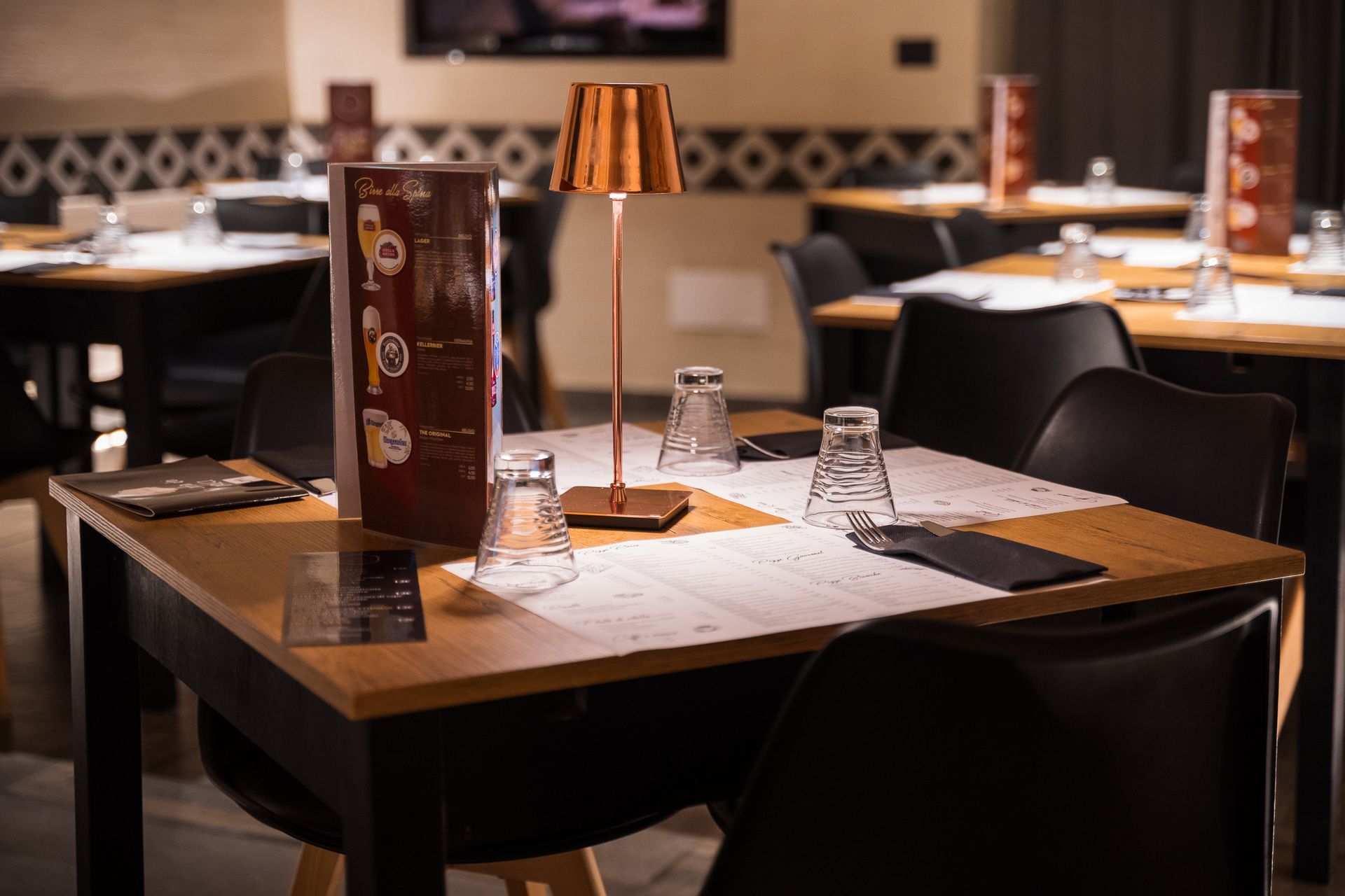 interno locale tavolo