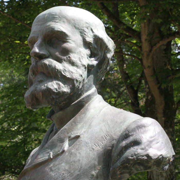 Statue de Constant Gouet