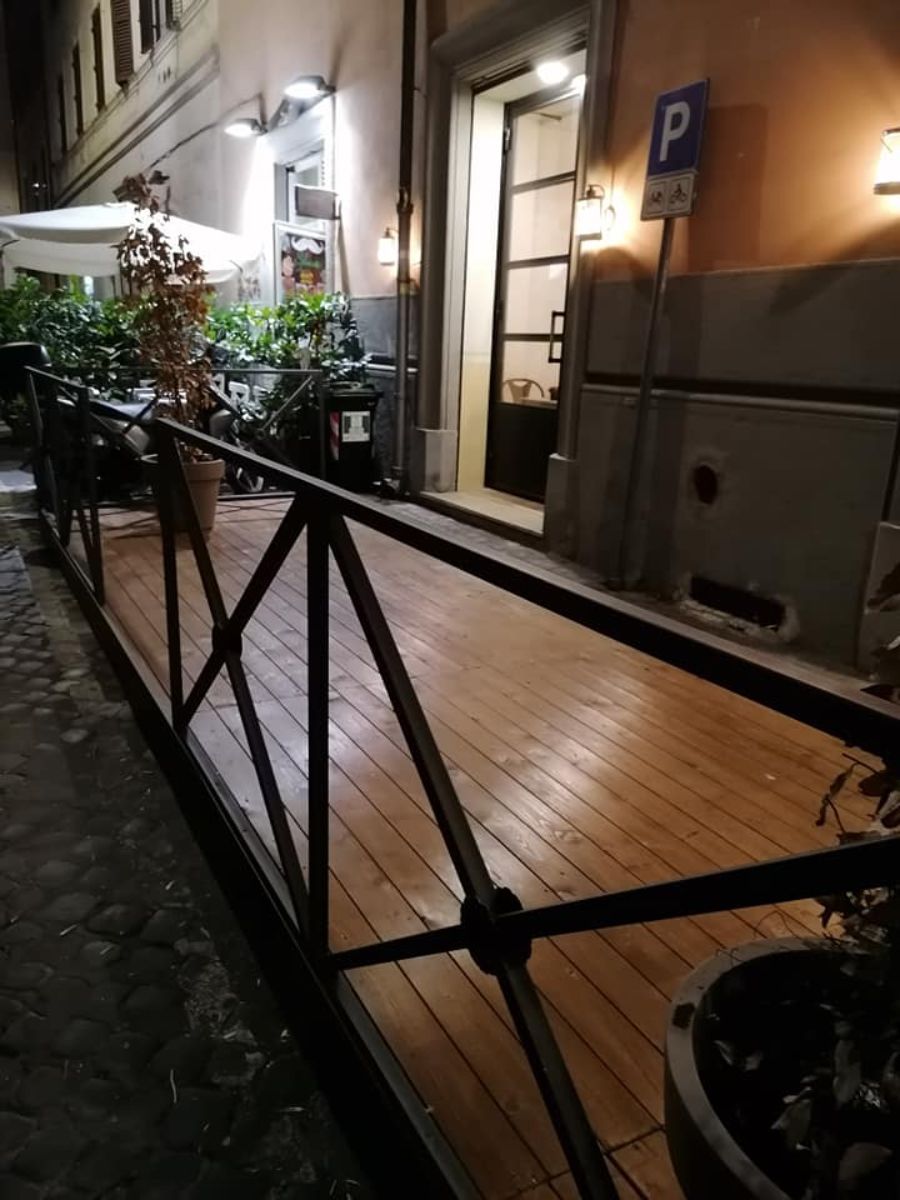 dehor con struttura in ferro