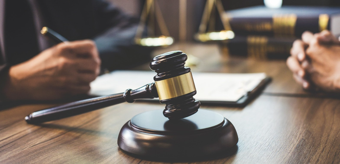 Choosing the Right Personal Injury Lawyer Choosing the Right Personal Injury Lawyer