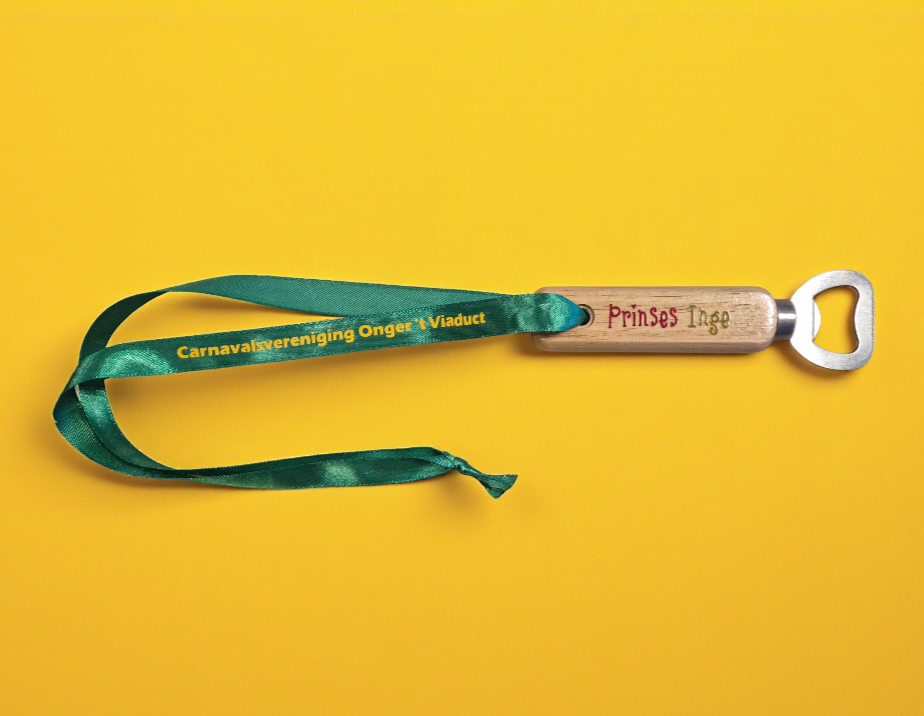 Houten flesopener met kleurrijke tekst 