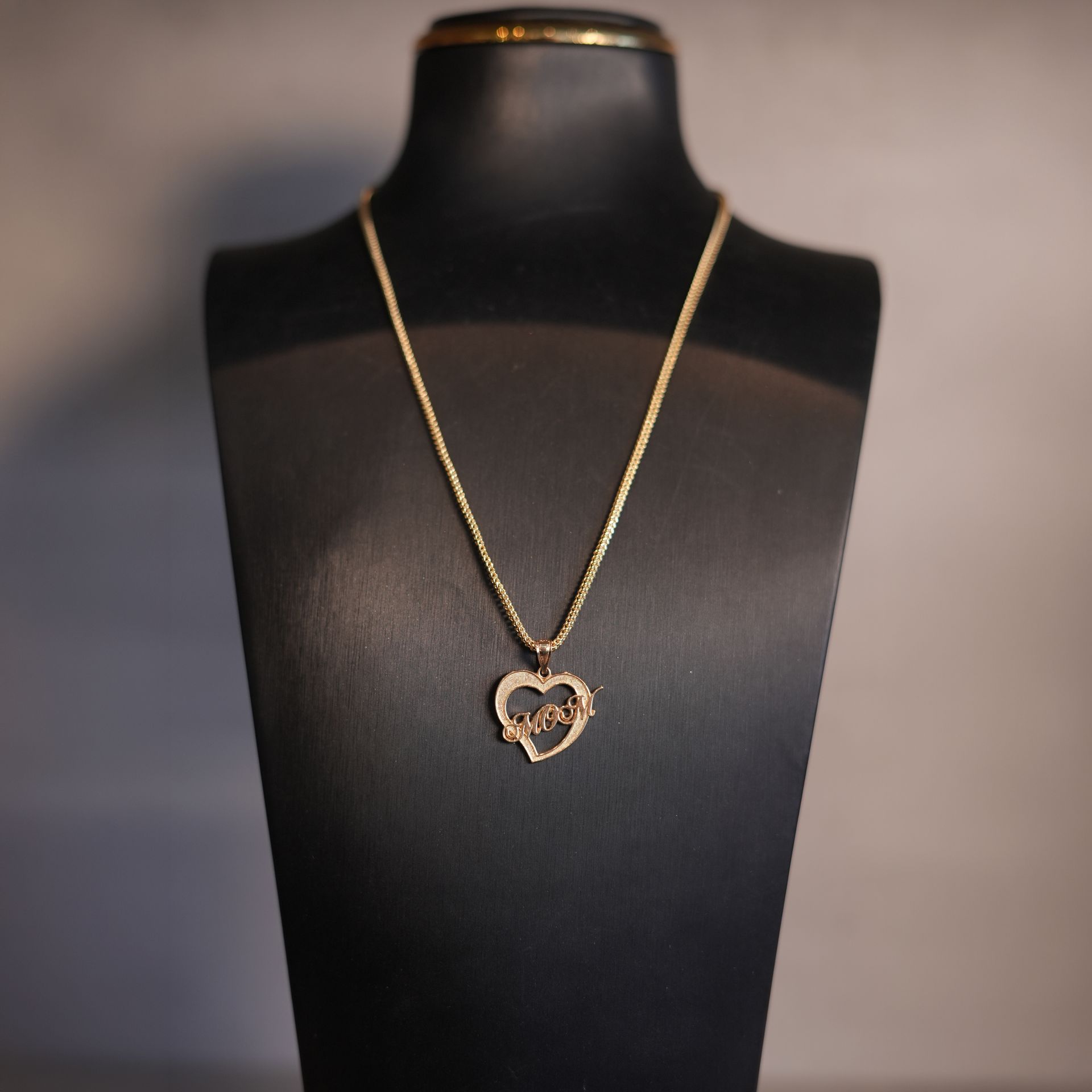 Colección Mamá: Cadenas de Oro  (MOM 02)