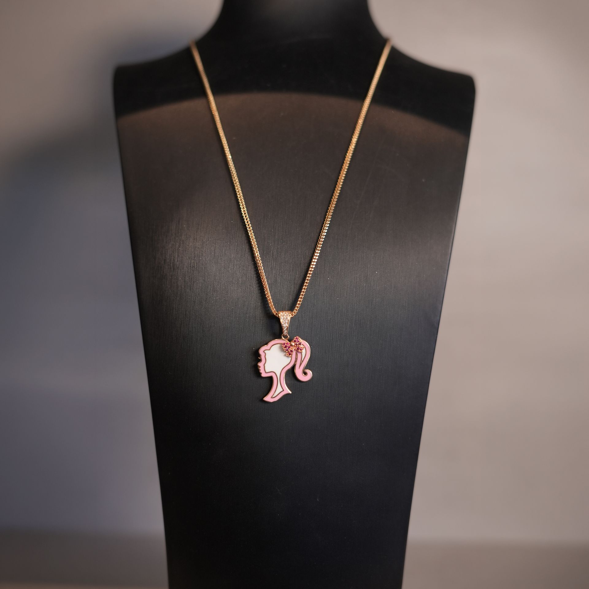 Colección Mamá: Cadenas de Oro  (Barbie)