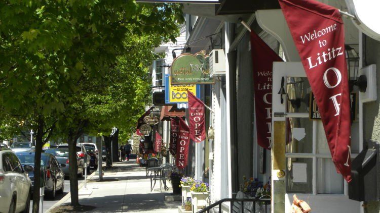 shopping, restaurants, buggy, antiques, amish, quilts, entertainment, theatre, lancaster central farmers market