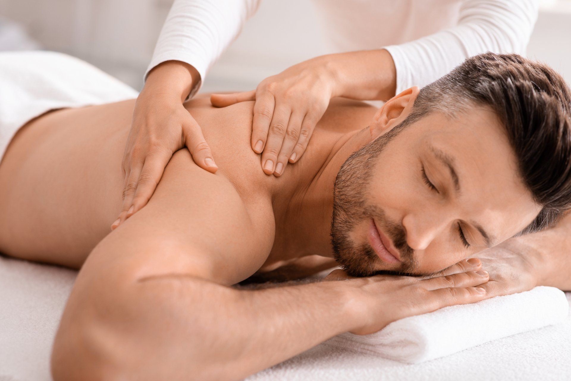 neck and back massage in kingston and morden