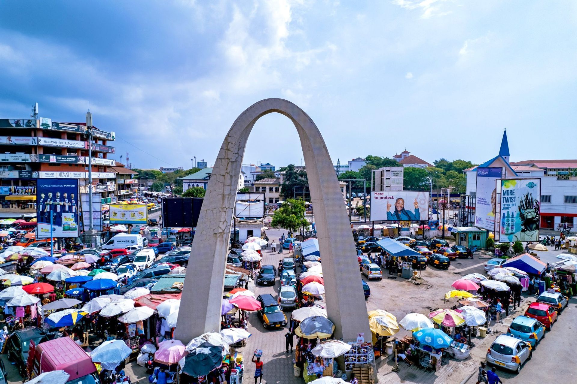 How to Haggle in Makola Market & Accra Arts Centre: 10 Local Tips