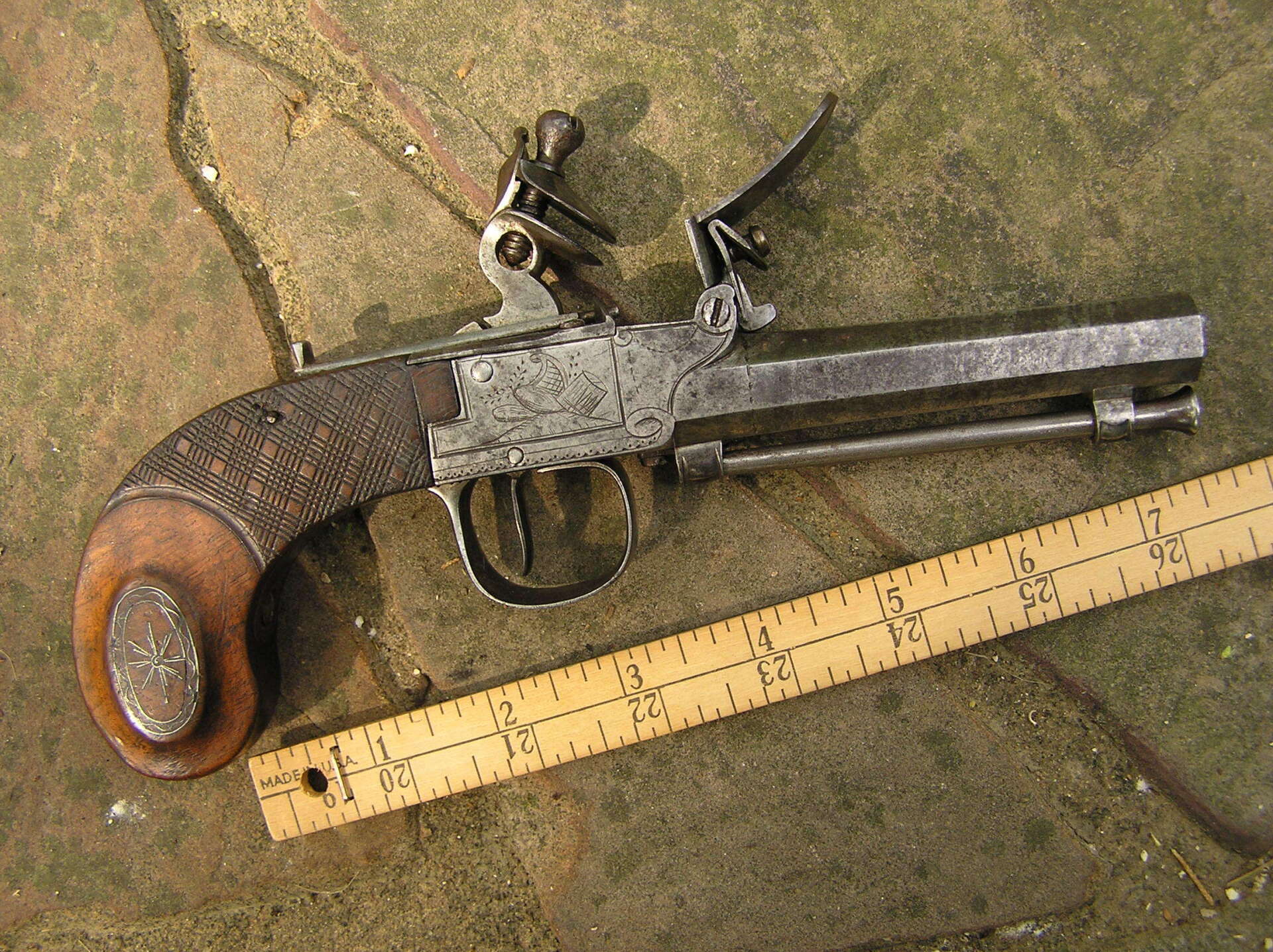 French boxlock flintlock coat pistol, ca. 1790 Price 1850