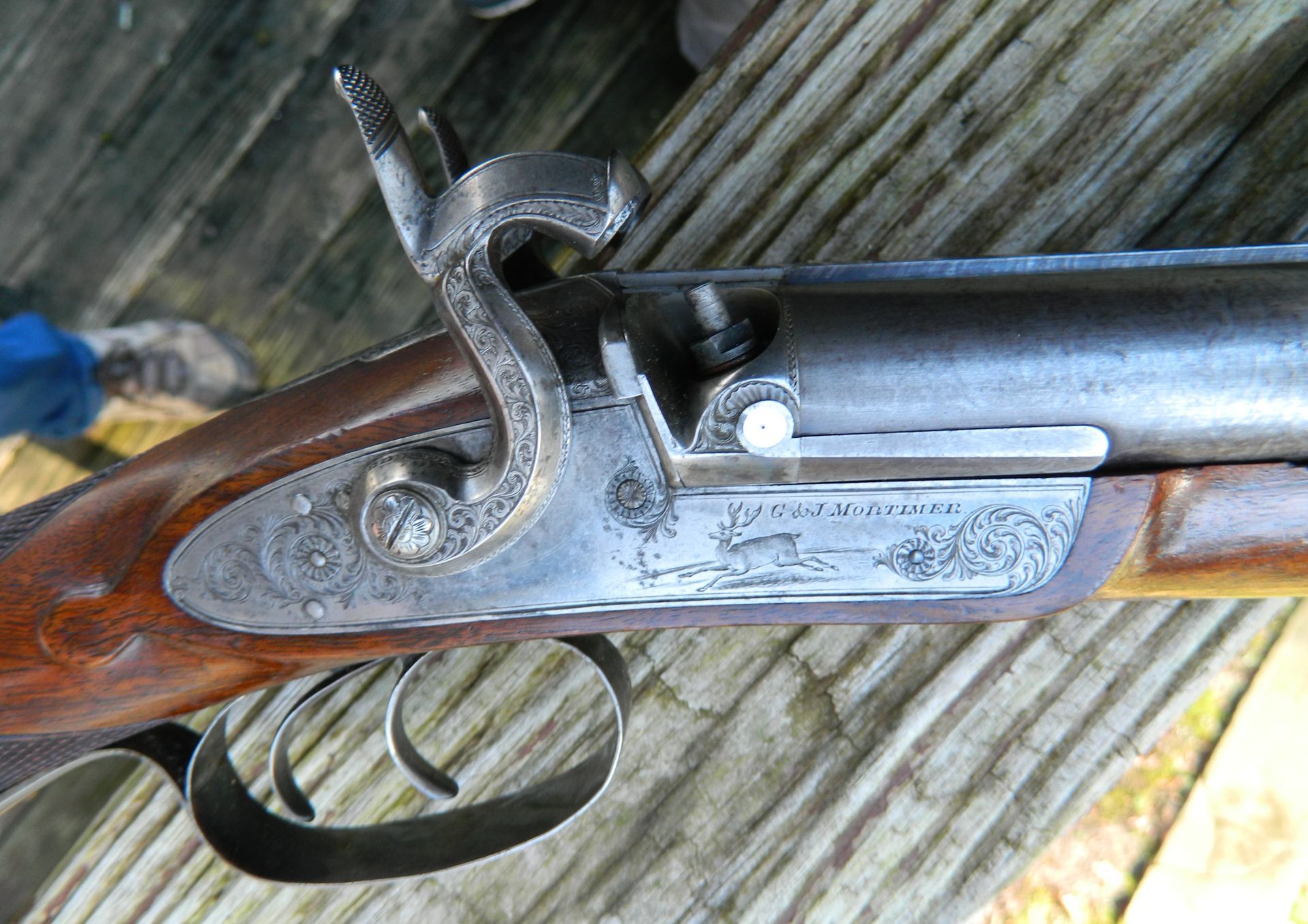 G. & J. Mortimer, London. Very fine 16-bore double-barreled bullet ...