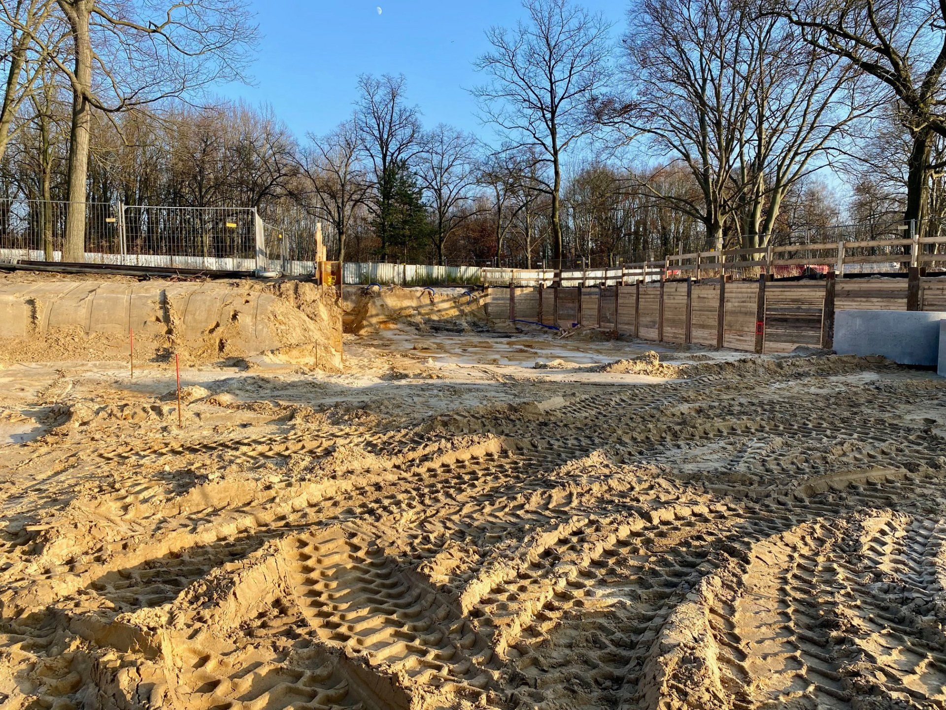 Wohnen im Kronenpark. Ein Projekt der Grimm-Holding. Ausheben der Baugrube
