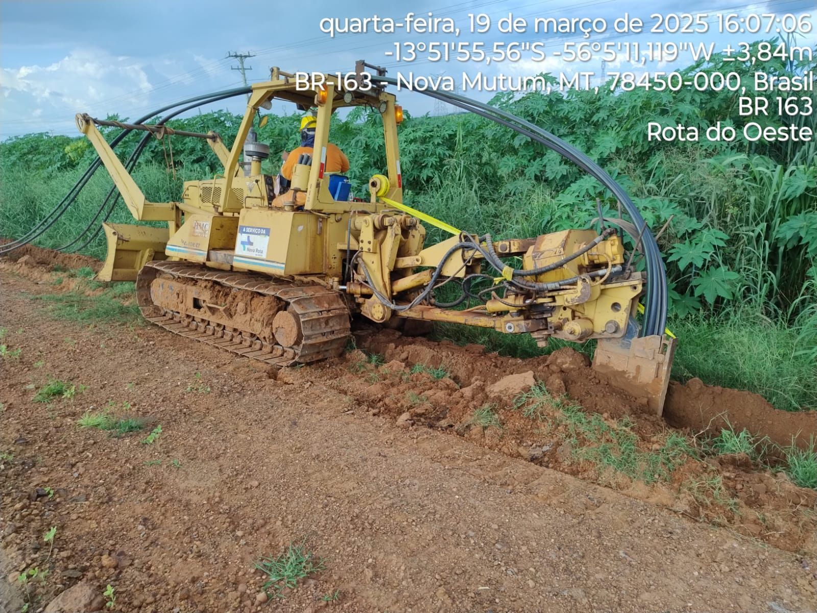 LANÇADEIRA FLEX  ENTERRANDO DUTOS PARA FIBRA OPTICA