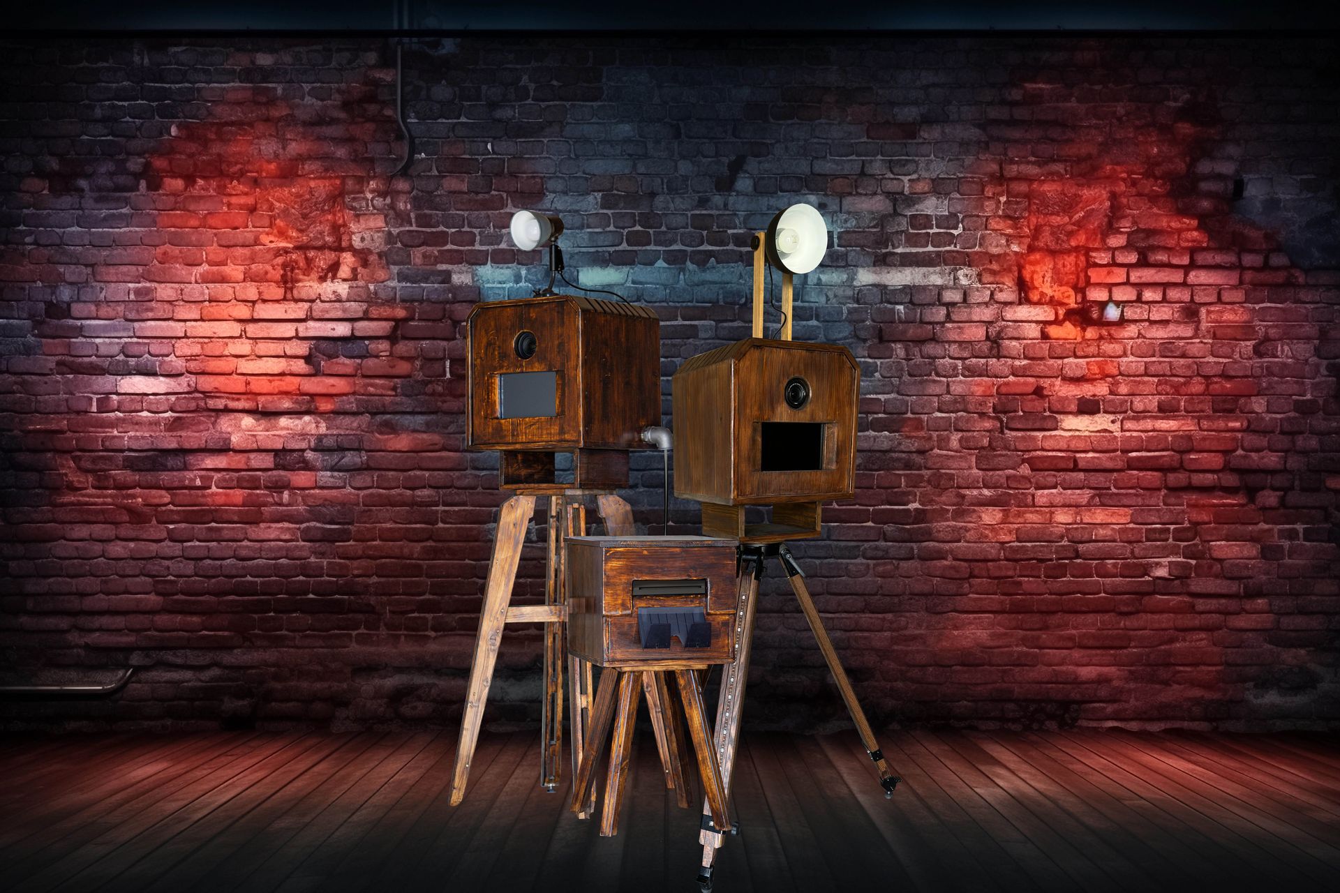 Fotobox stehen vor einer Steinwand