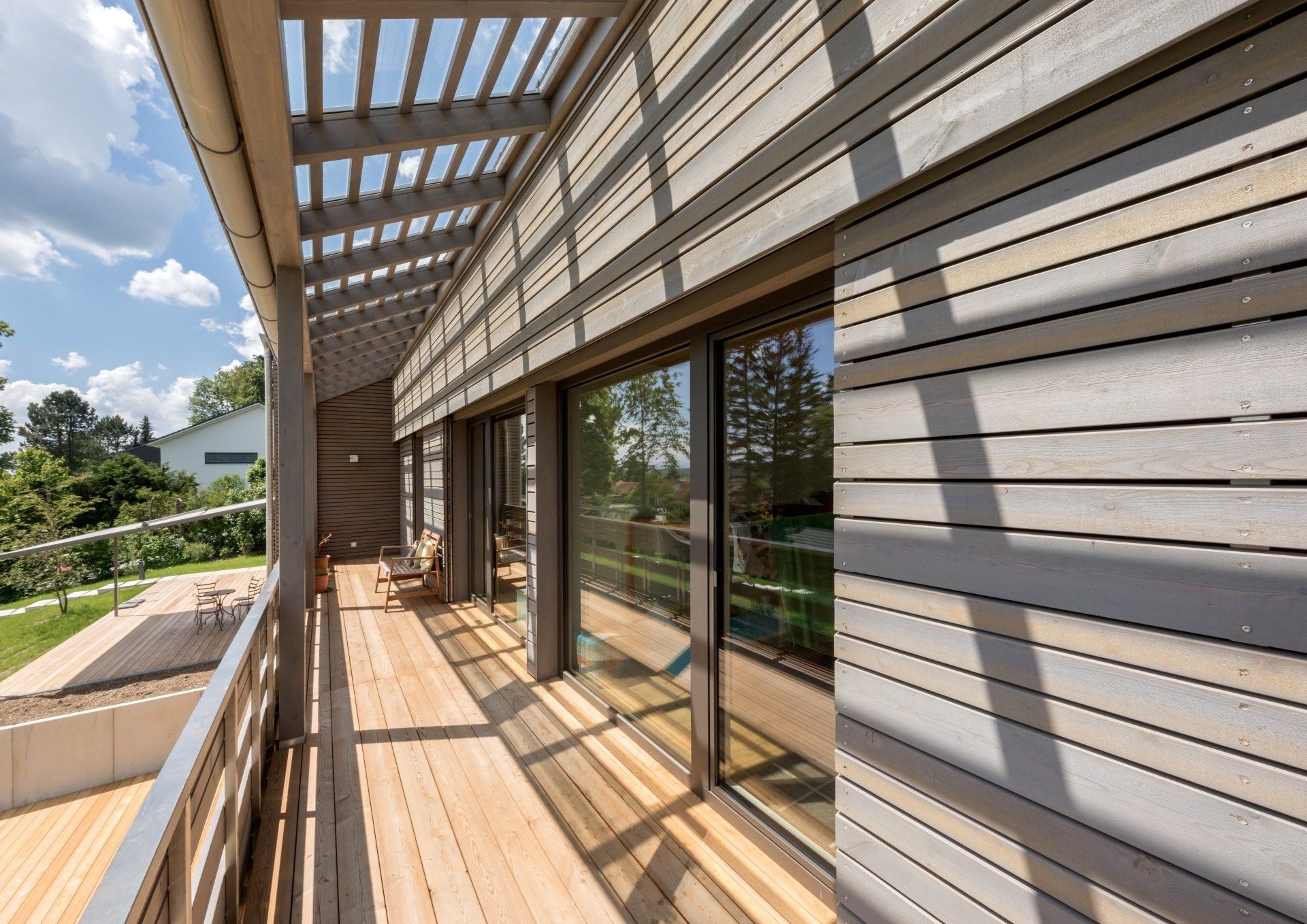 DOPPELHAUS IN HOLZBAUWEISE IN HECHENDORF Außenansicht