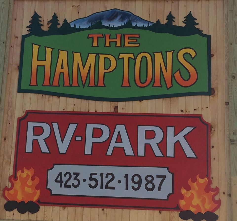 A sign that says the hamptons rv park on it