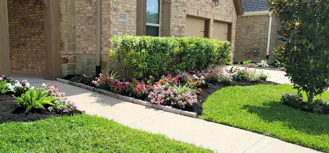 Pearland TX Landscaping & Lawn Care Services, Yard Mowing