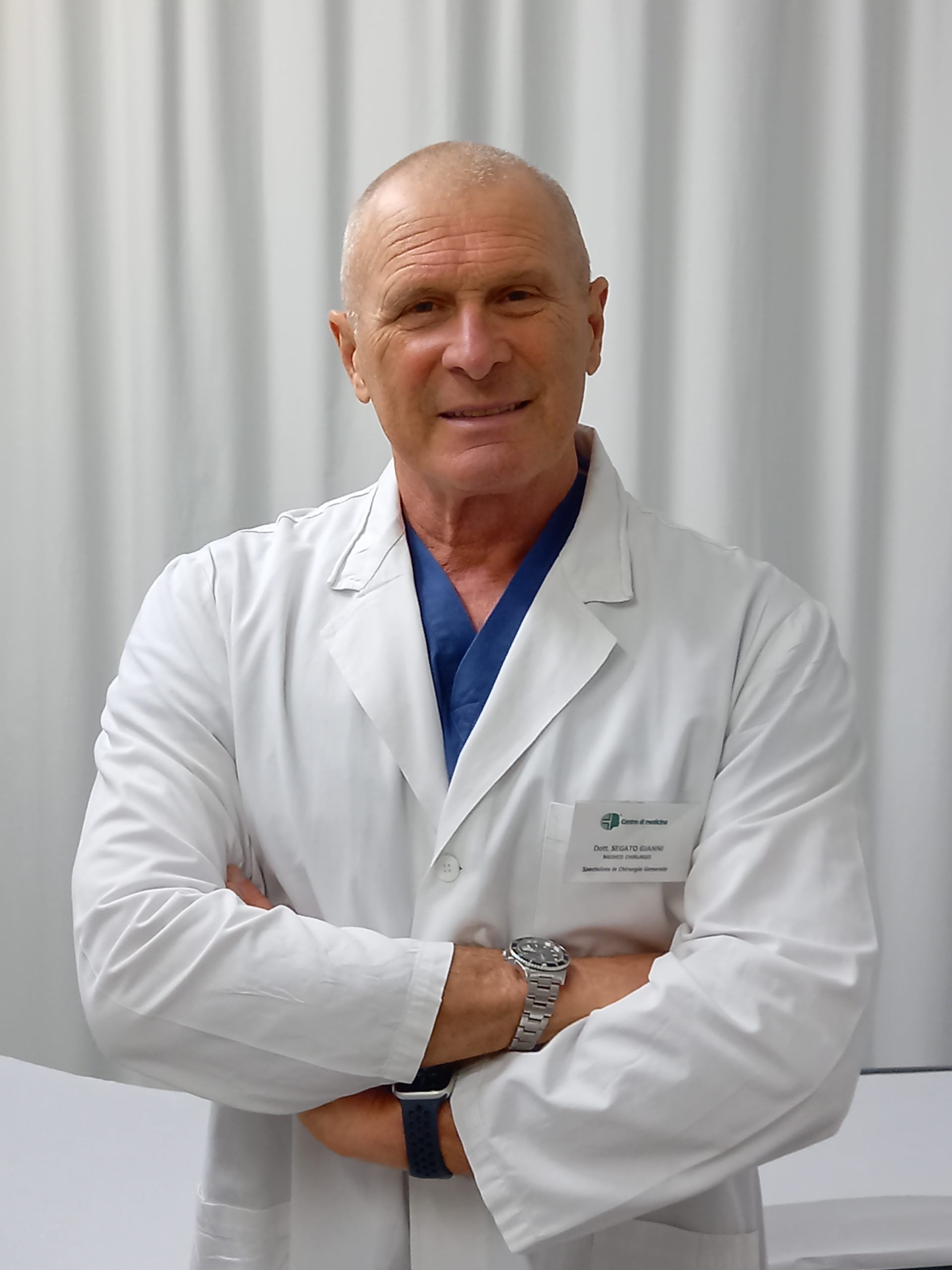 Un cerchio blu con una lettera p bianca al suo interno.