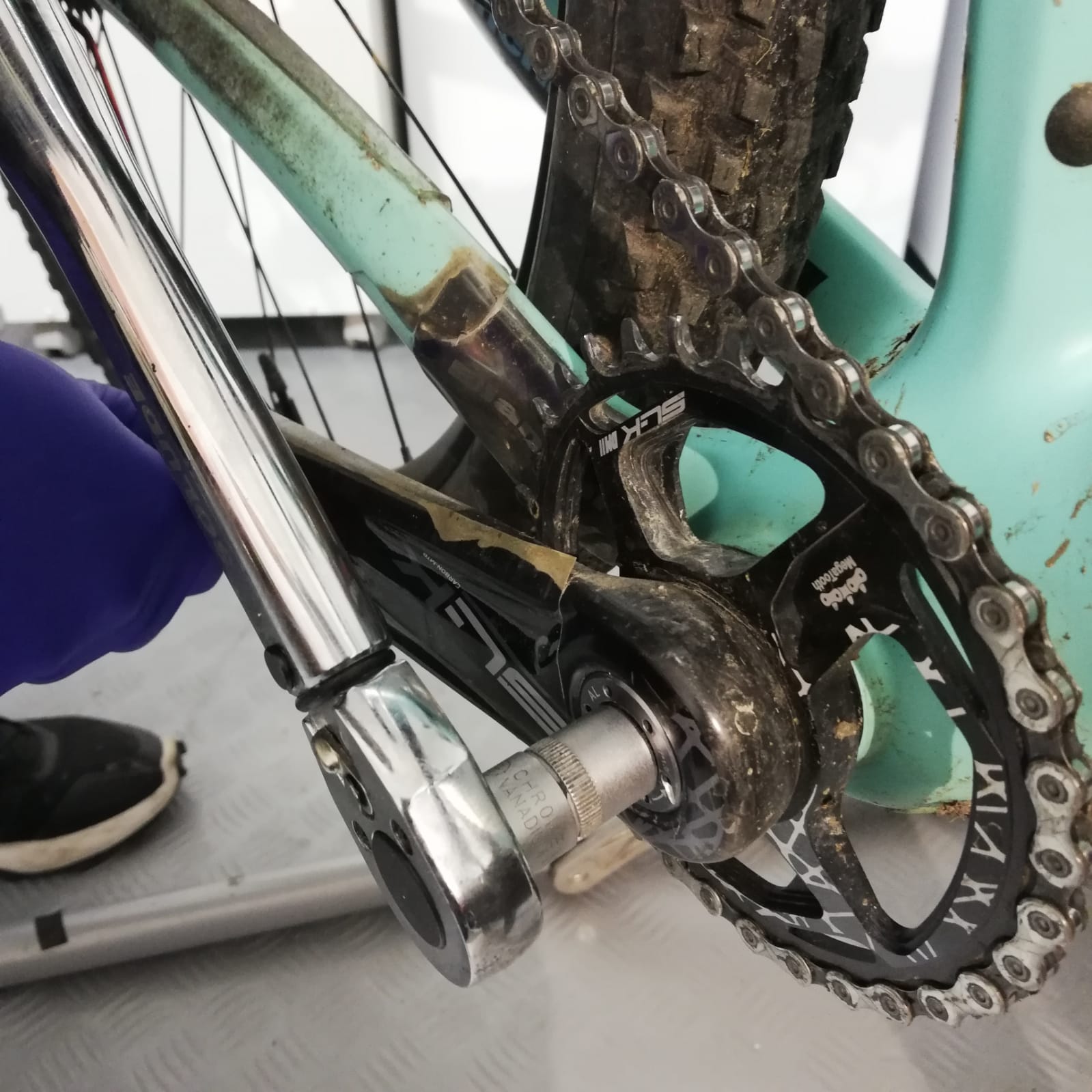 ciclofficina per riparazione manutenzione biciclette