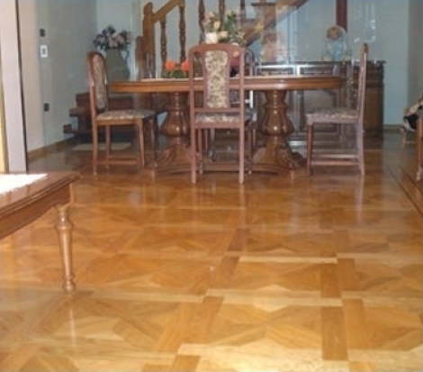 parquet in legno chiaro