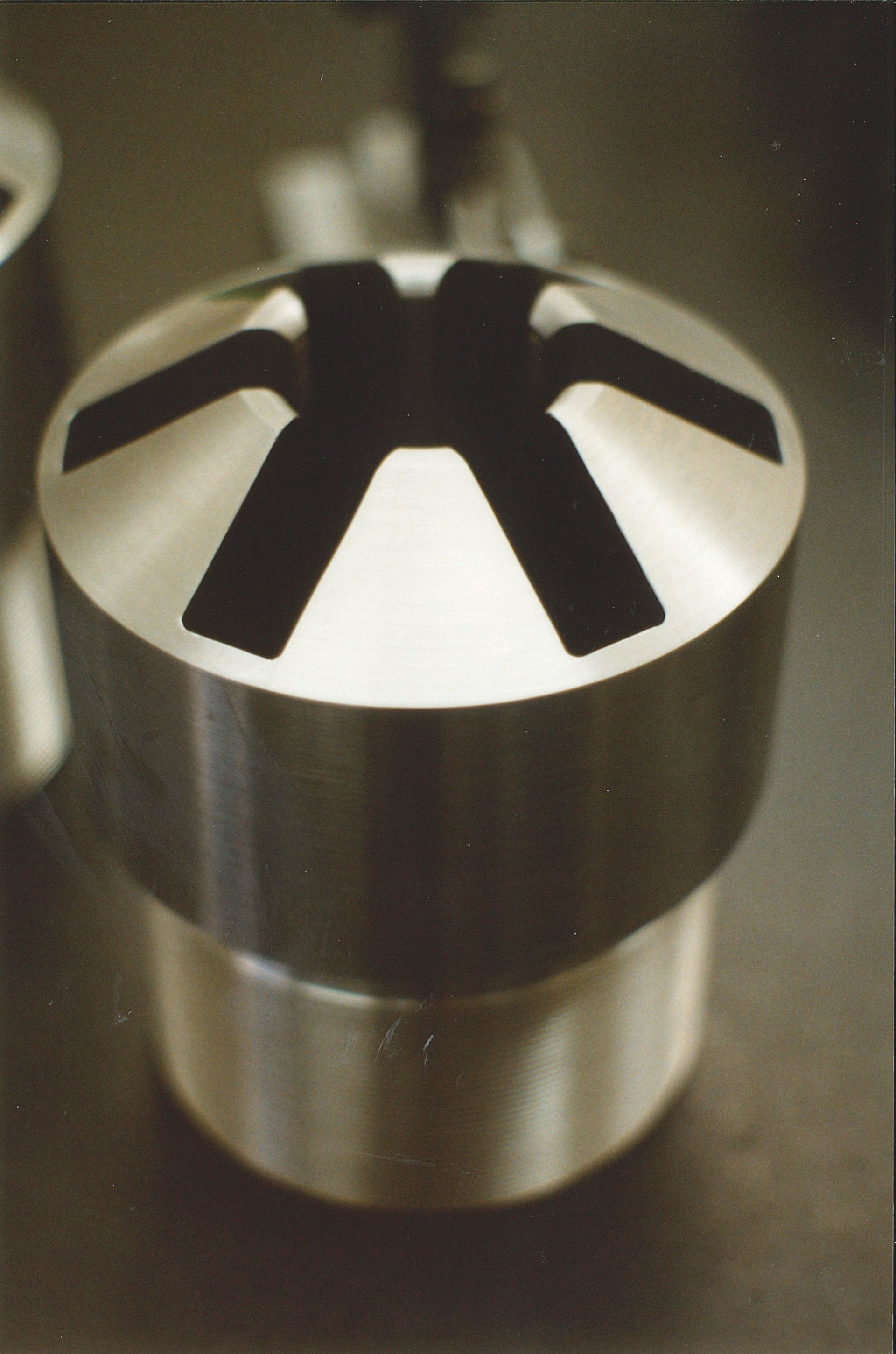 Metal component for industrial processes