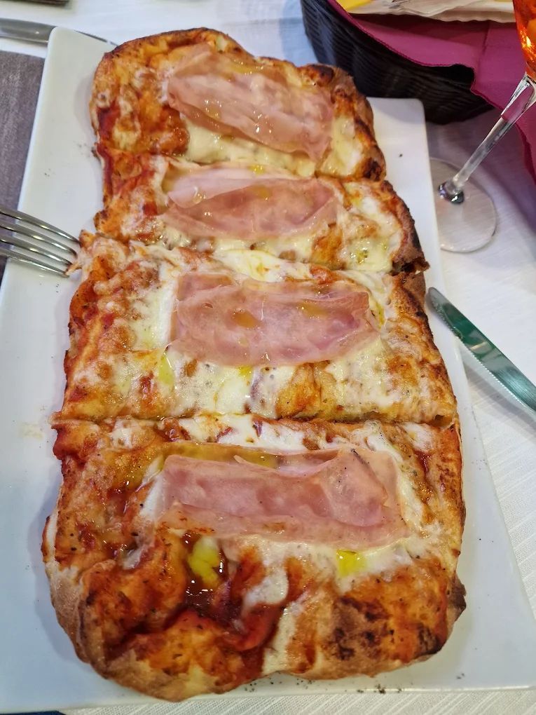 pizza con prosciutto cotto