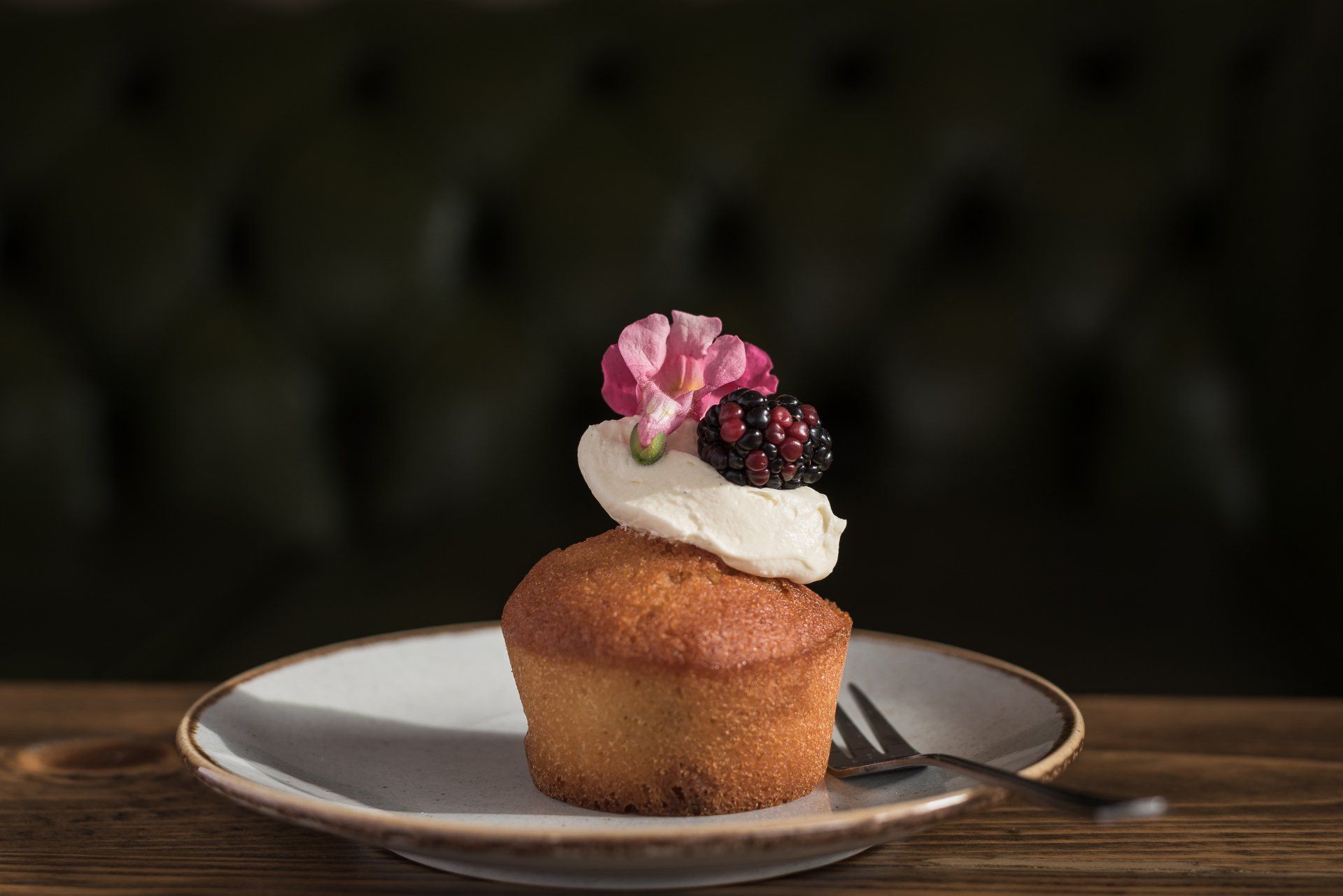 Blackberry friand cake