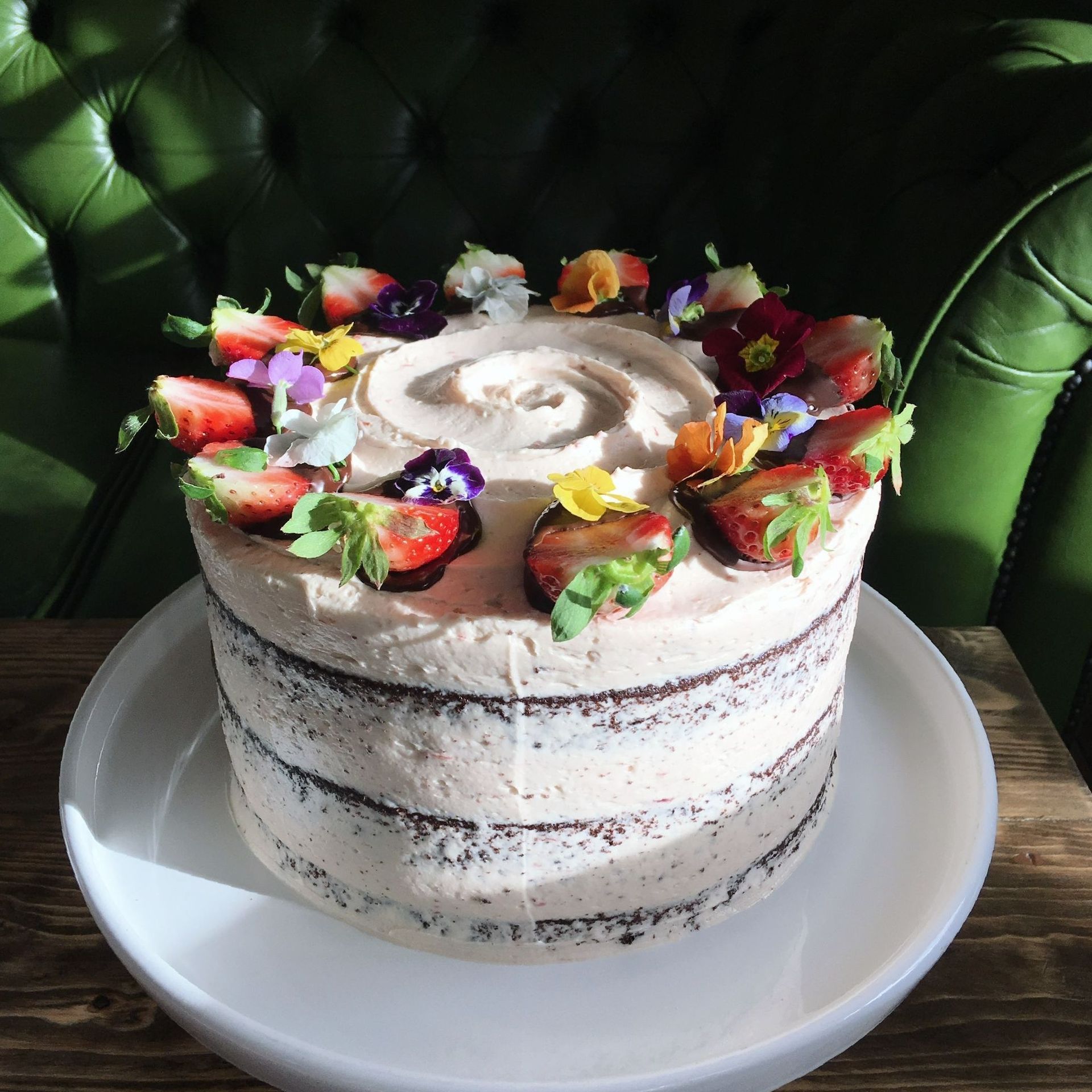 chocolate strawberry cake