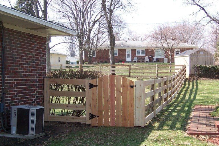 Roll top gate - Fence Contractors in Lebanon, OH