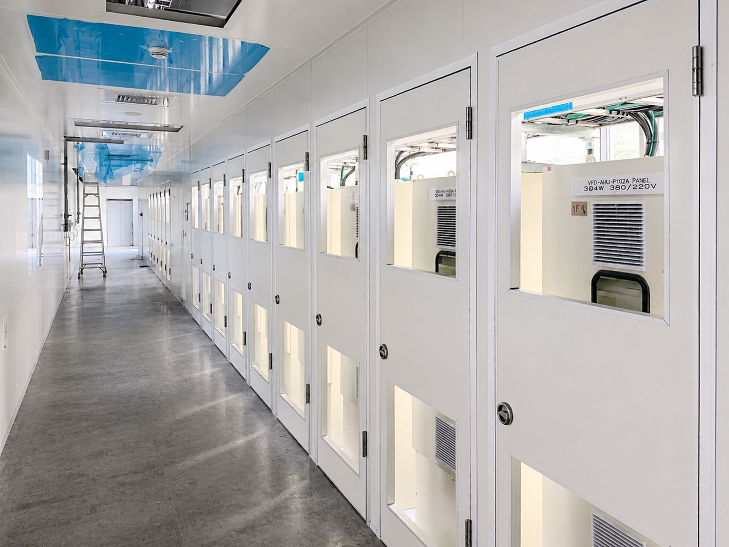 英城竹南電氣室庫板隔間工程|高壓配電室防火防塵施工案例