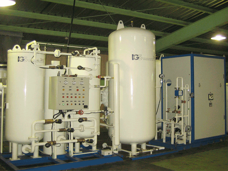 A large white tank with the letter igs on it