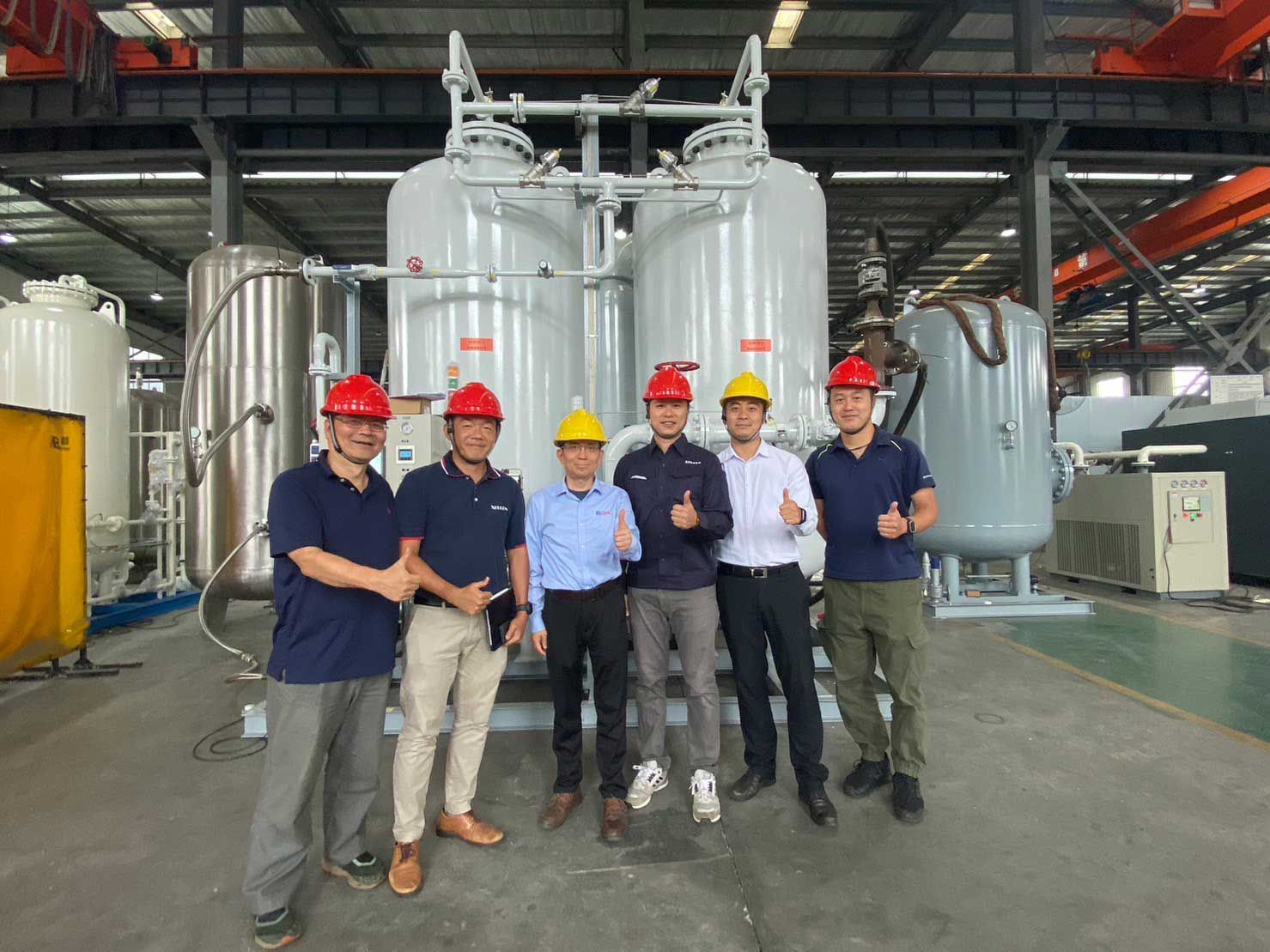 愛富明團隊與客戶共同完成水處理專用氣體設備的廠驗，於試車階段確認全性能表現，現場合影留念。