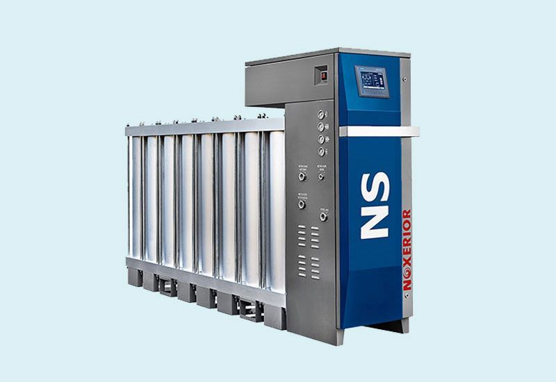 A blue box with the word ns on it
