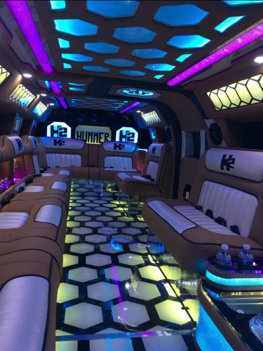 Limousine Service in Woodbridge, VA Party's In Motion, LLC