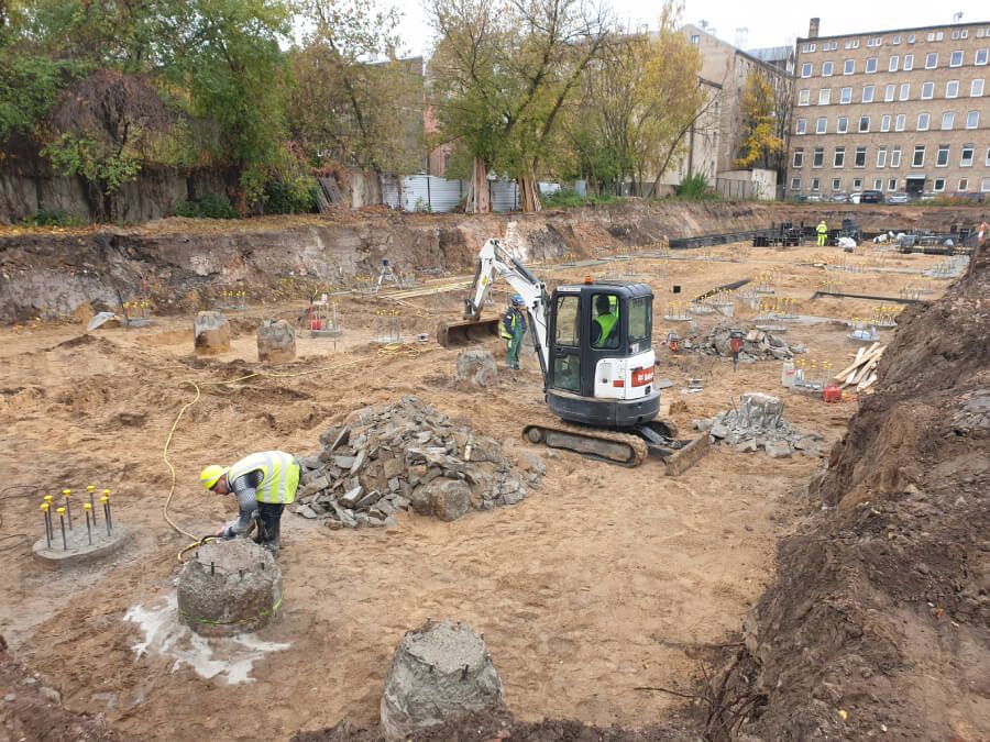 Daudzdzīvokļu dzīvojamā ēka Dainas ielā b/n, Rīgā