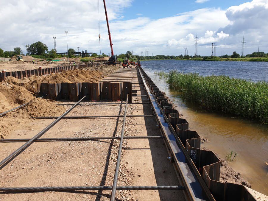 Lielupes krasta nostiprinājumu un cieto laukumu segumu izbūve 2