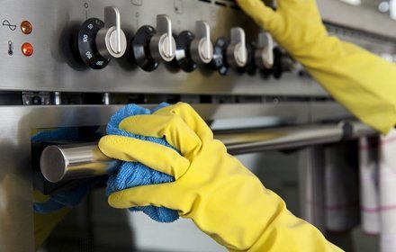 Cleaning the Oven
